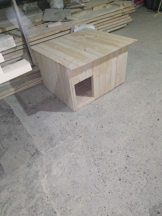 Будка для собаки  средних размеров