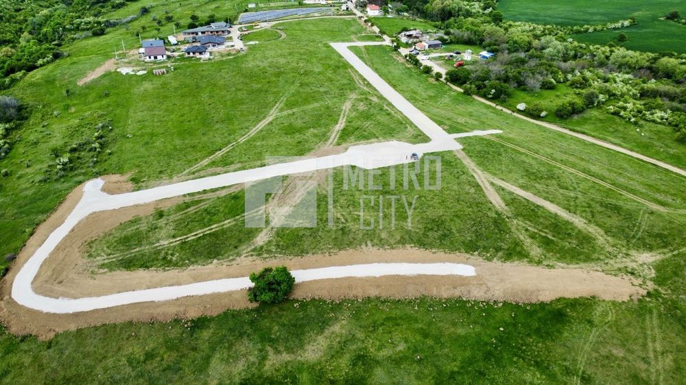 Продава се Парцел в с. Хераково, Област София-област - 636 кв.м за 90 €/кв.м - Снимка #5