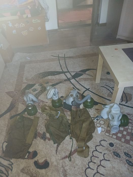 Противогазы и подсумники