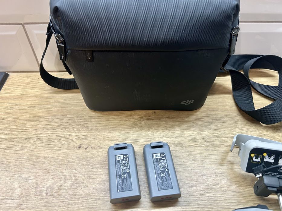 Продавам DJI Mini 2  с контролер и 2 батерии.