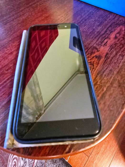 Продавам смартфон Алкател 1