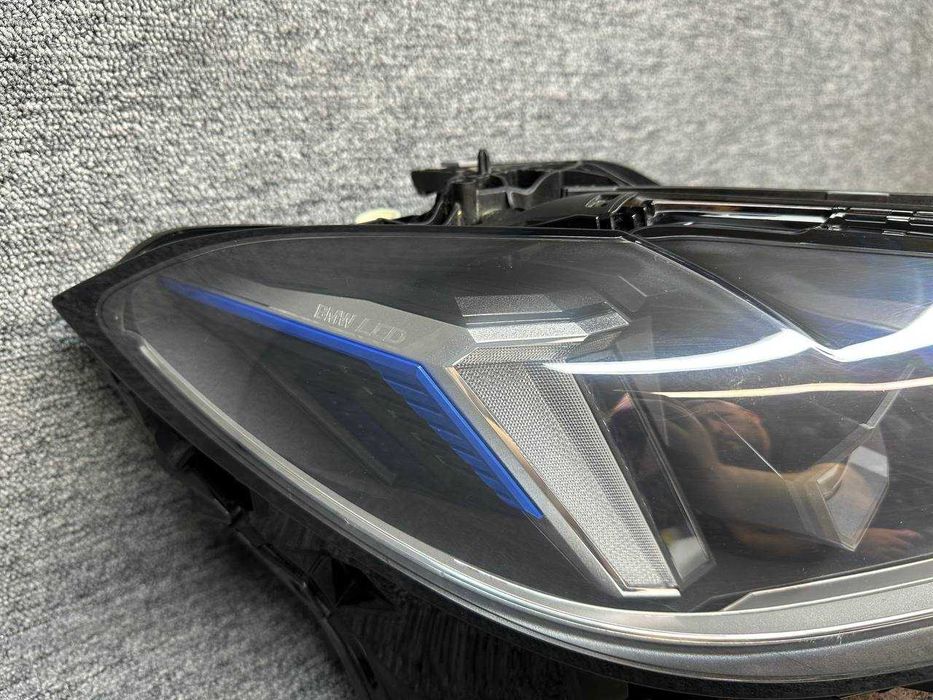 Far dreapta led adaptiv BMW SERIA 4 G22 facelift
