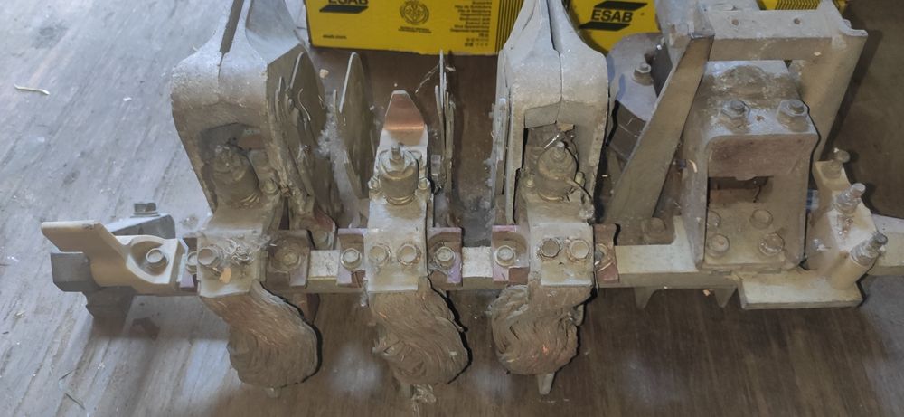 Продам контактор 630А