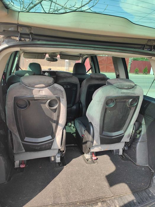 Auto 7 locuri Citroen C8