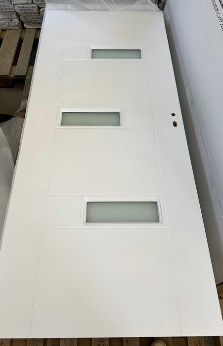 Дървени интериорни врати със стъкла