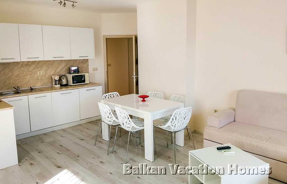 Тристаен апартамент с морска гледка във Varna Southbay Residence