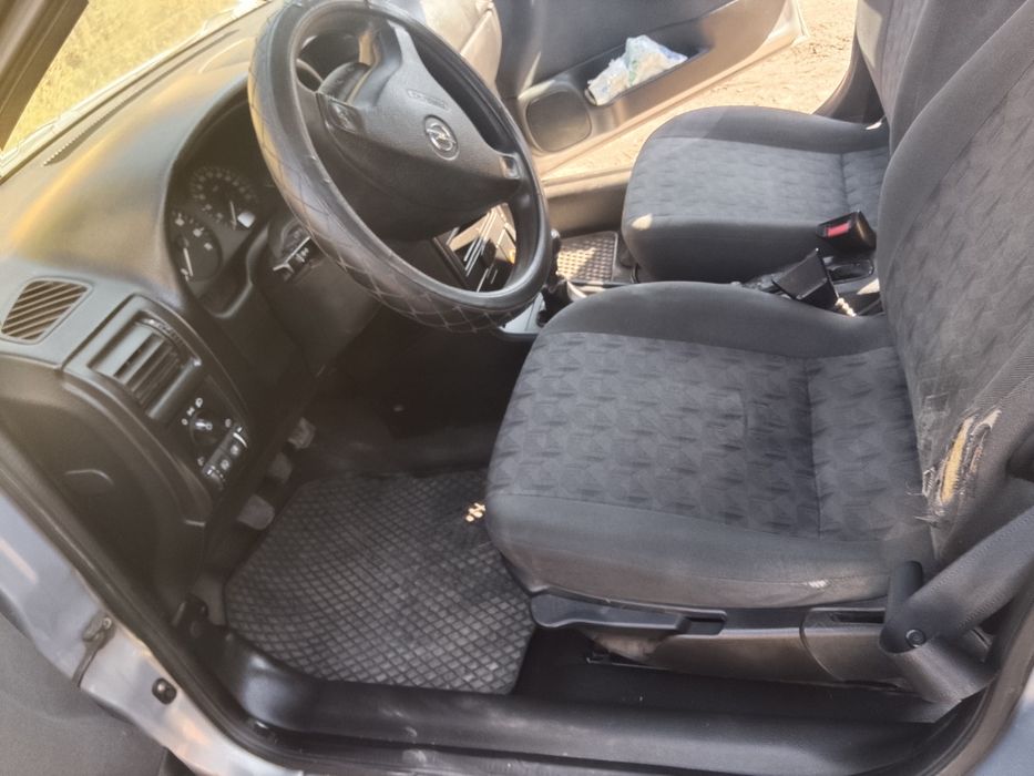 Продам машину Опель астра Джи.