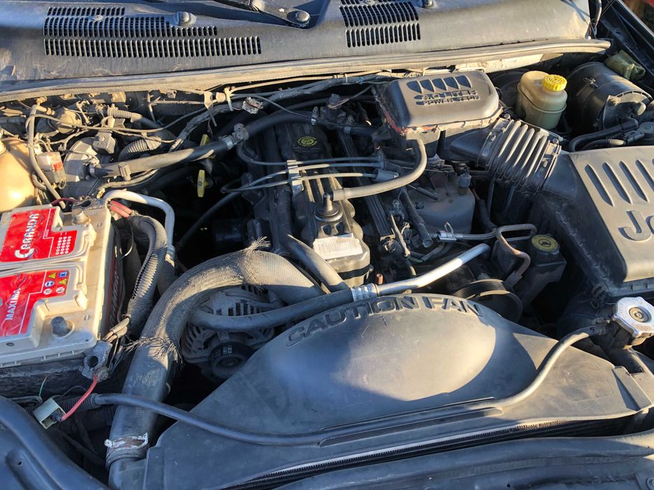 Dezmembrari dezmenbrari piese dez jeep grand cherokee 4.0i an 2000 4x4