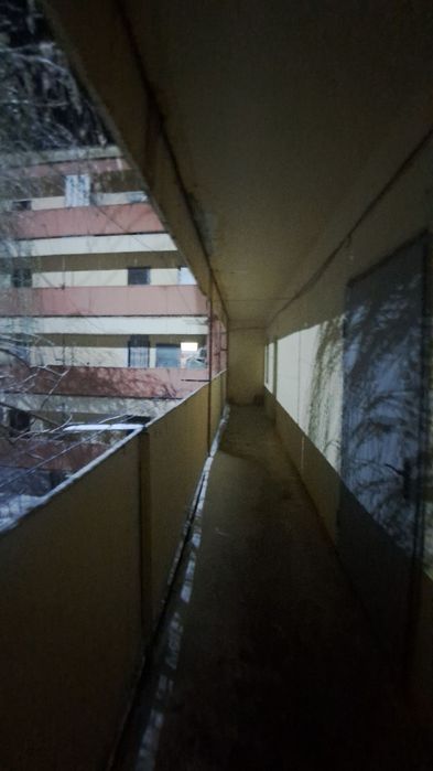 Чирчик шахар 
2-микрораён галирейка 
#2-хона 3-хона килинган 2-етаж