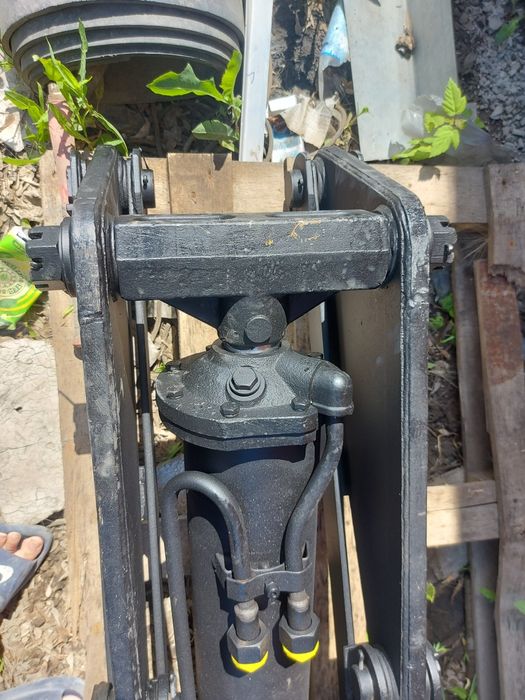 Кузнечик/цилиндр/ подъёмник кузова