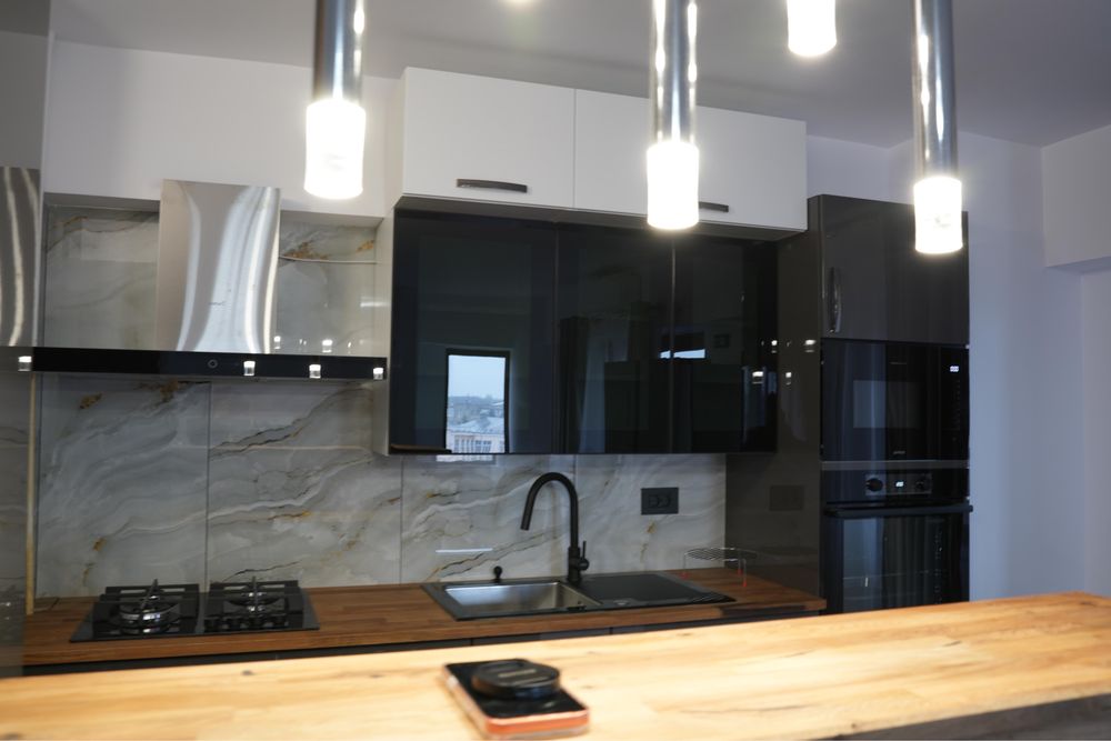 Vand apartament 3camere ultracentral