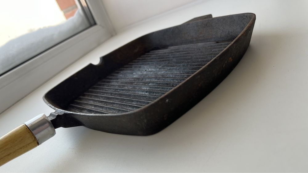 Чугуная сковорода гриль