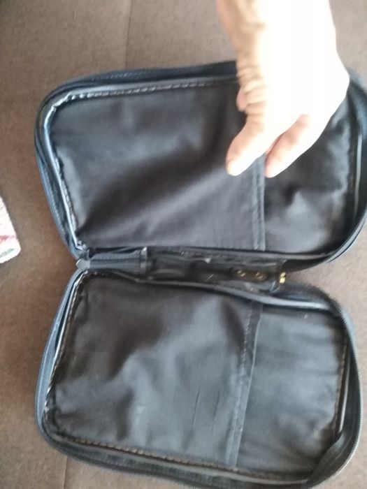 Продавам мъжка чанта