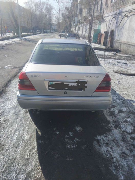 Продам Мерседес с 200,1993г