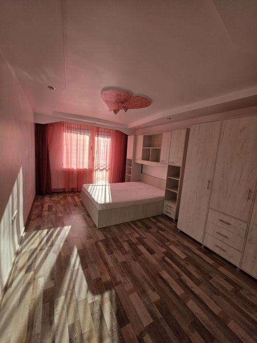Inchiriez sau vând apartament la casa cu 4 camere 91 mp Valea Aurie