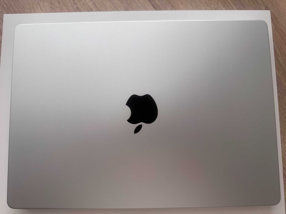 MacBook PRO M4 -Apple M4 Pro чип с 12-ядрен CPU и 16-ядрен GPU