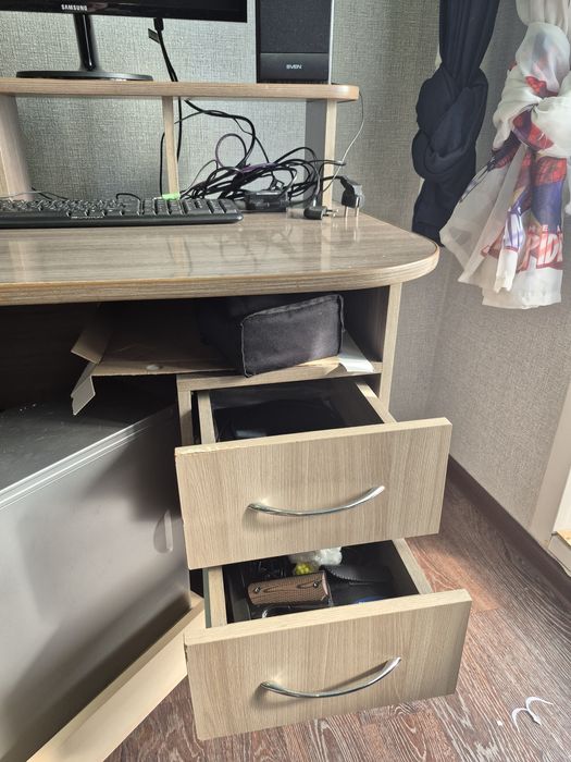 Стол компьютерный