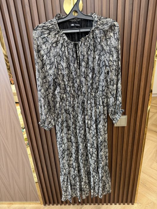 Платье Zara срочно продам