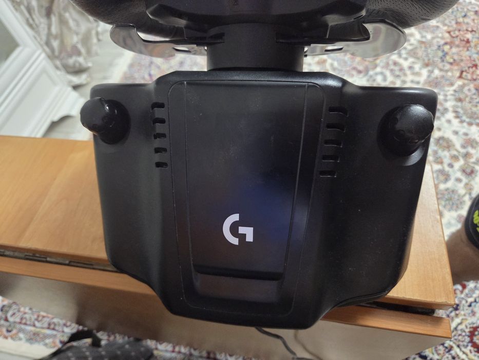Продам игровой руль с көп g923