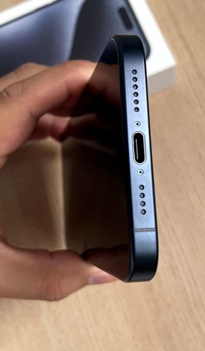 Vând iPhone 15 PRO MAX Blue Titanium  Baterie 100% 1TB