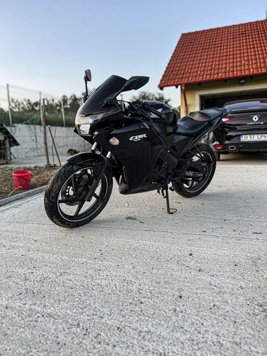 Honda cbr125 16 ani a1