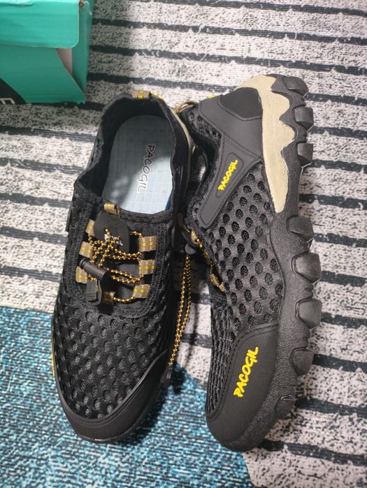 Кроссовки летние 42 р.