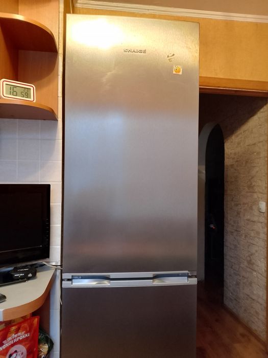 Продам  двухкамерный холодильник