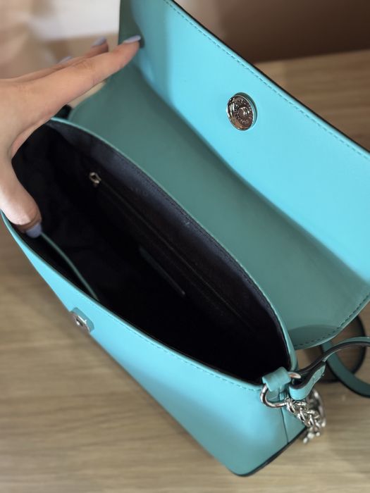 Нови Keddo Couture чанти в бежово и мента