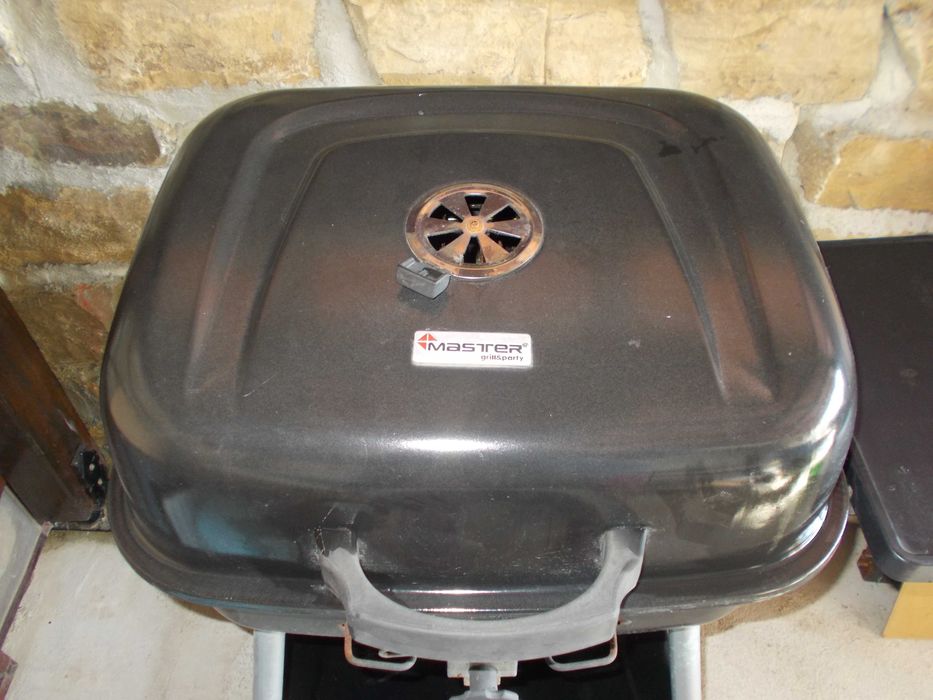 MASTER Grill&Party Барбекю на дървени въглища с капак