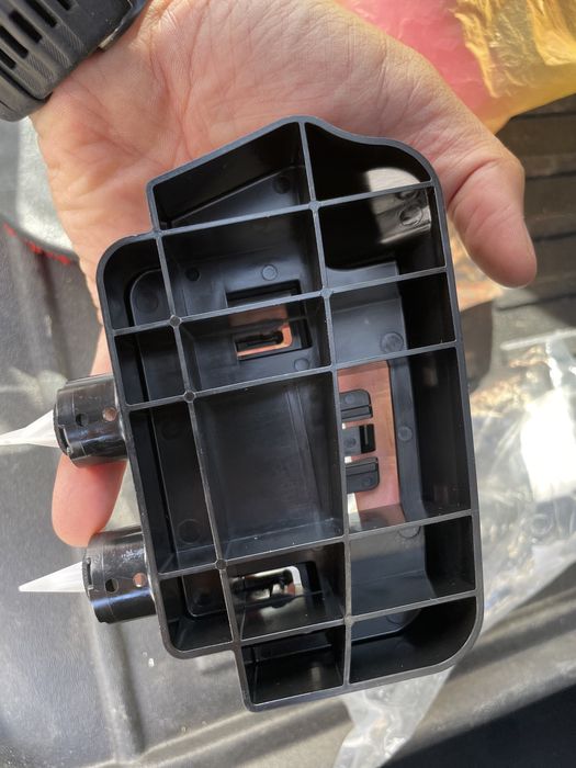 Задний крепление Тойота