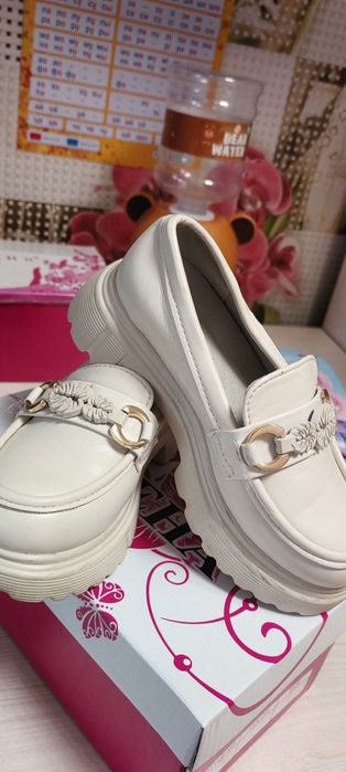 Продам детские туфли