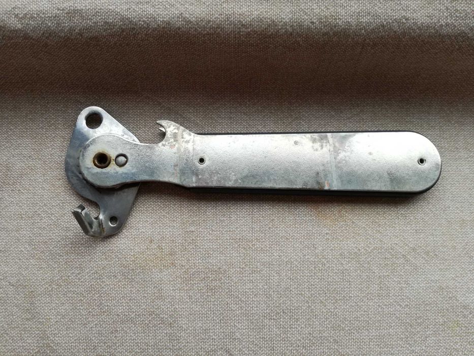 Lanterna cu LED alb +++ 2 Acumulatori AA ***Desfacator Conserve Sticle