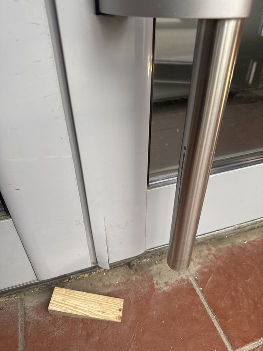 Usa aluminiu cu geam fix