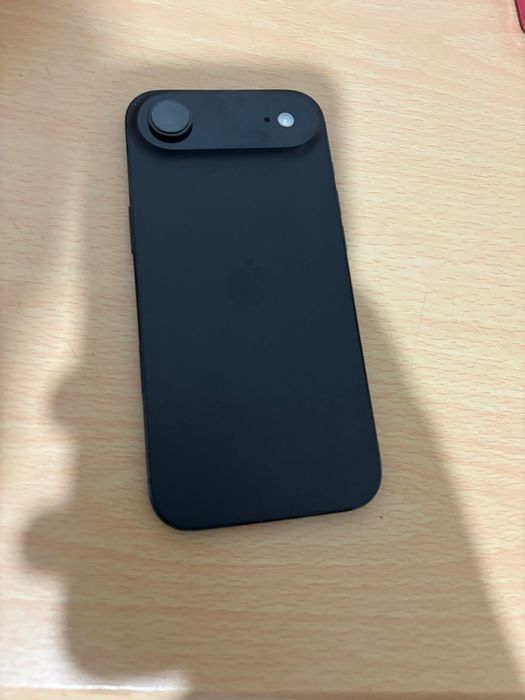 Vând iPhone 17 air ca și nou