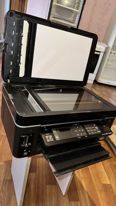 Цветной принтер EPSON продается. 20 000тг торг есть