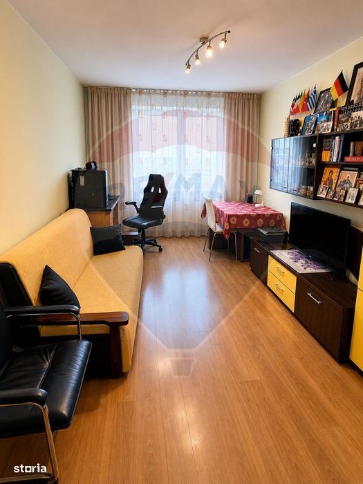 Apartament cu 3 camere de vânzare în zona Aparatorii Patriei