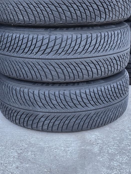 4 Броя Гуми Michelin 2x235/50/20 2x255/45/20 2022dot