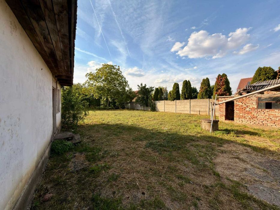 Casă cu teren, cu potențial imobiliar deosebit, zona semicentrală Satu Mare, teren intravilan generos de 9 ari  și o construcție existentă