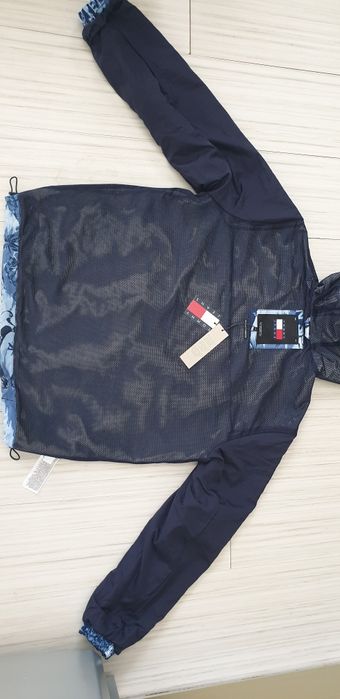 Tommy Hilfiger Mens Windbreaker  M / НОВО! ОРИГИНАЛ! Мъжко Яке!