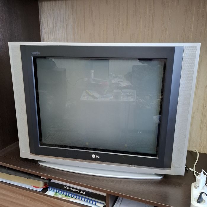 Телевизор LG      .