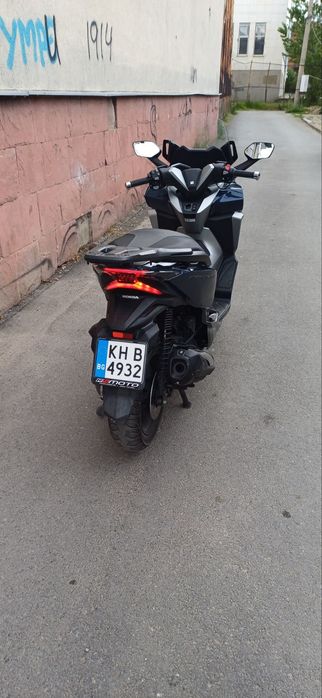 Продавам Honda Forza 300