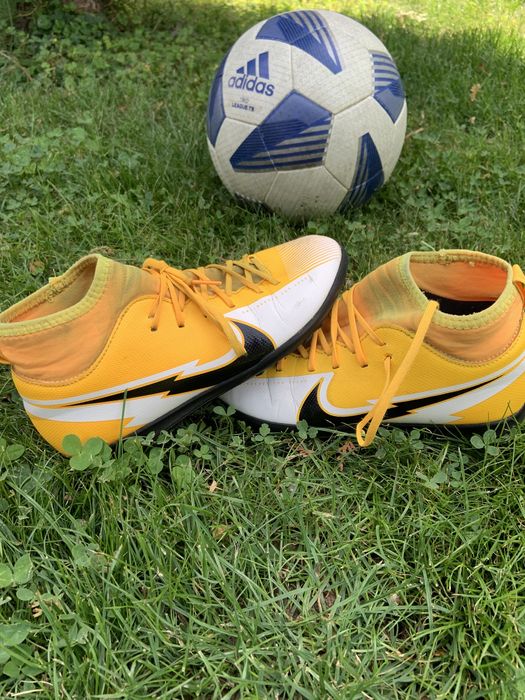 Футболни обувки/бутонки/стоножки Найк/Nike