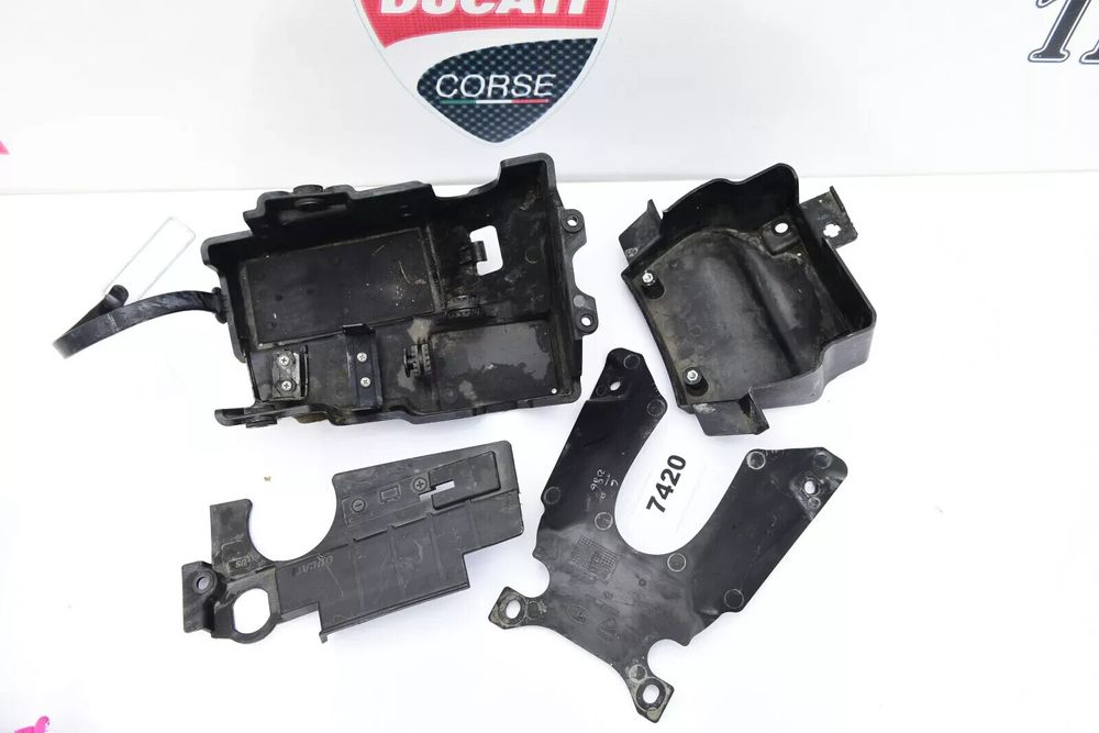 Tava de depozitare a bateriei de plastic Ducati Scrambler 400 800 2016