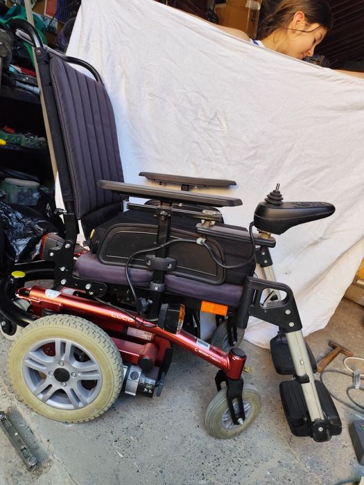Scaun persoane handicap, dezabilitati  electric,