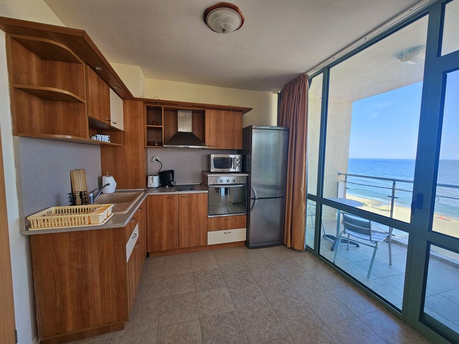 Апартамент нощувки плаж Кабакум-1 линия-Варна Kabakum beach apartments