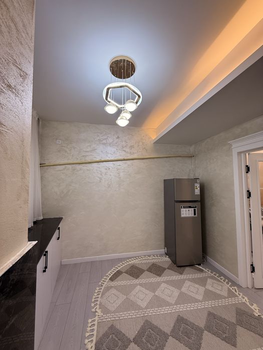 Квартира арендага берилади, хамма шароити бор. Газ светдан муаммо болм