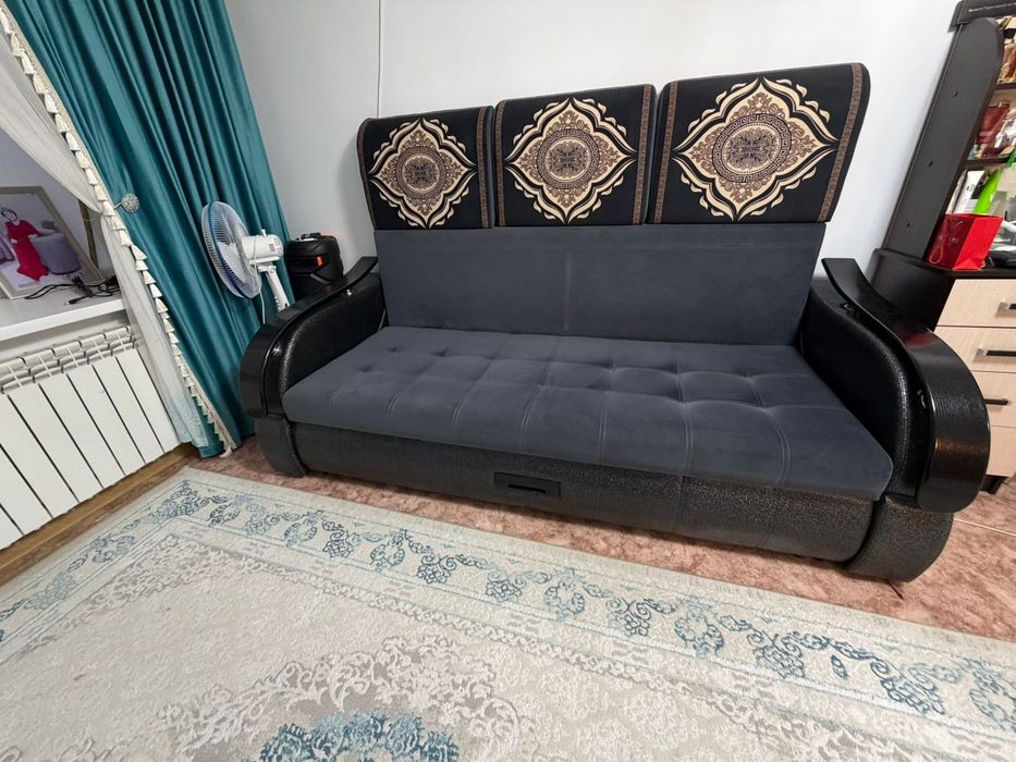 Продам диван размер 2.3м