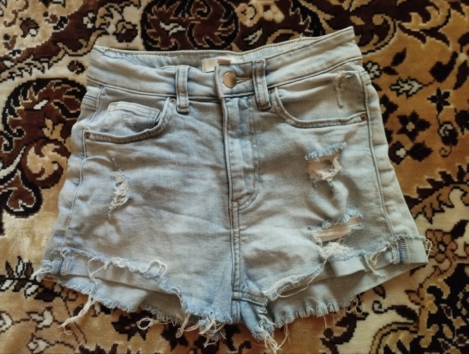 Продам джинсовые шорты р 42