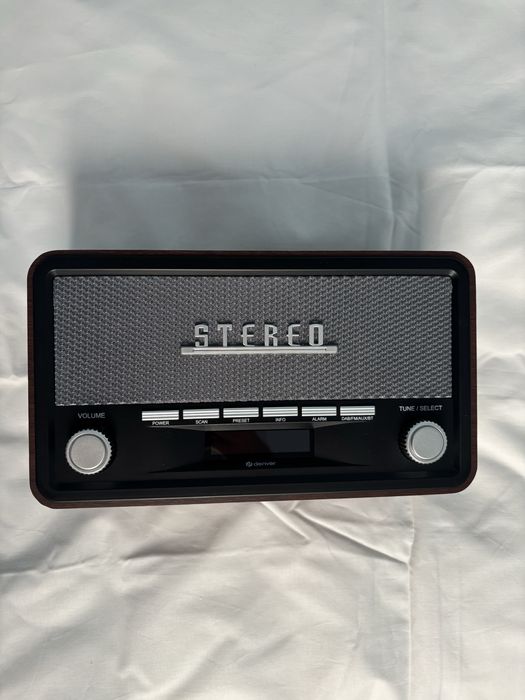 Ретро радио DENVER DAB-18 с DAB+/FM, Bluetooth и дървен корпус – като ново