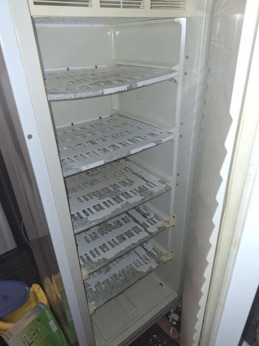 Срочно продам морозильную камеру